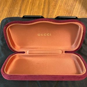 Gucci Glasses case, red Suede. Excellent condition.
